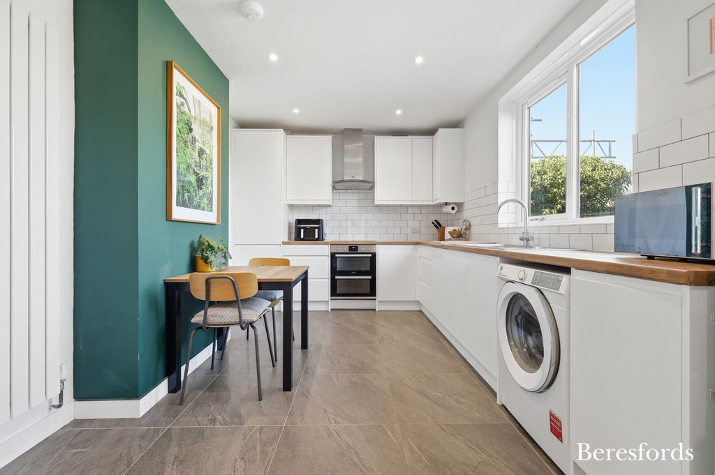 Property photo 2 of 26 Picture No. 11