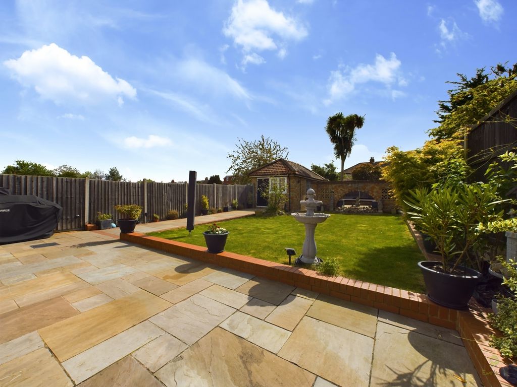 Property photo 2 of 18 Cam03418G0-Pr0049-Still024