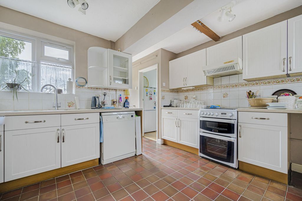 Property photo 2 of 21 Kitchen