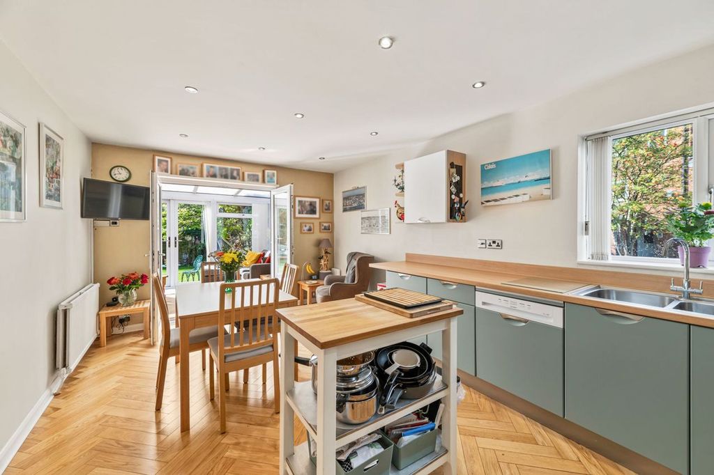 Property photo 2 of 19 Kitchen/Diner
