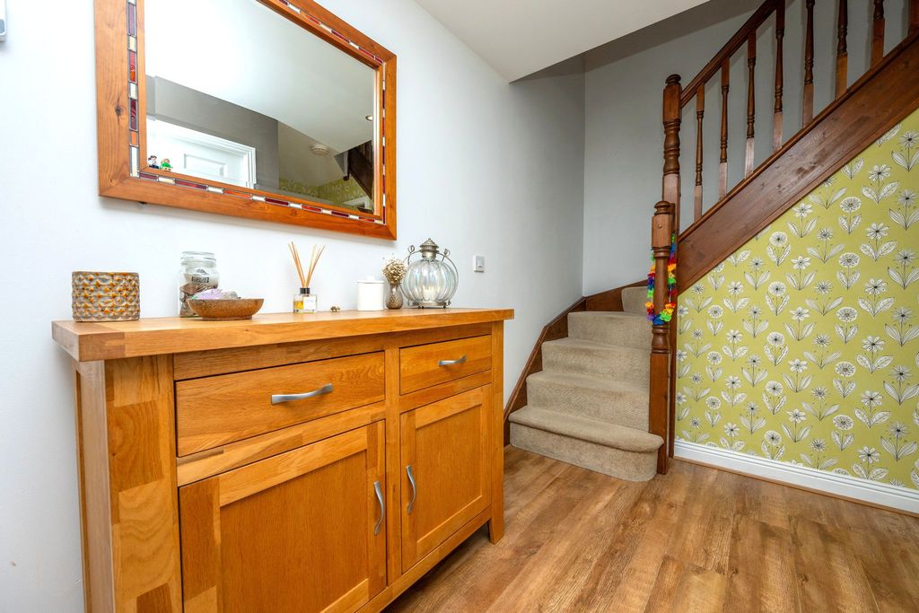 Property photo 3 of 27 Photograph 3