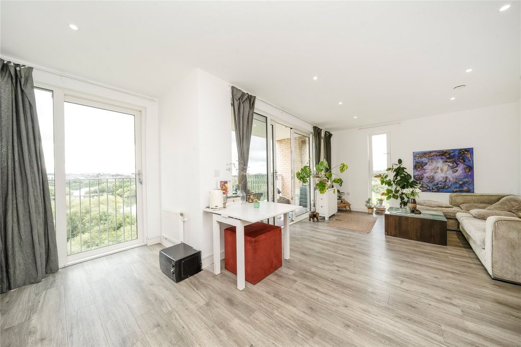 Property photo 3 of 10 Picture No. 04