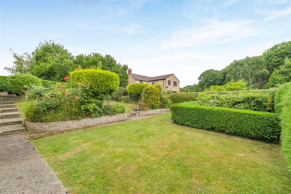Property photo 2 of 27