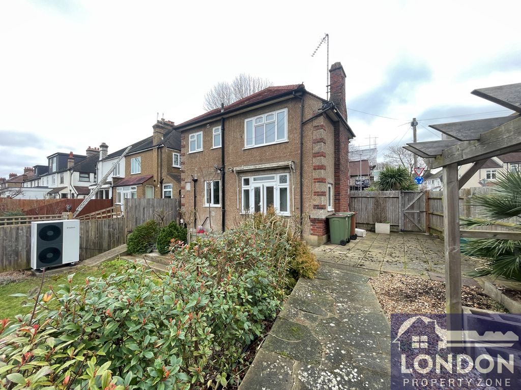 Property photo 2 of 20