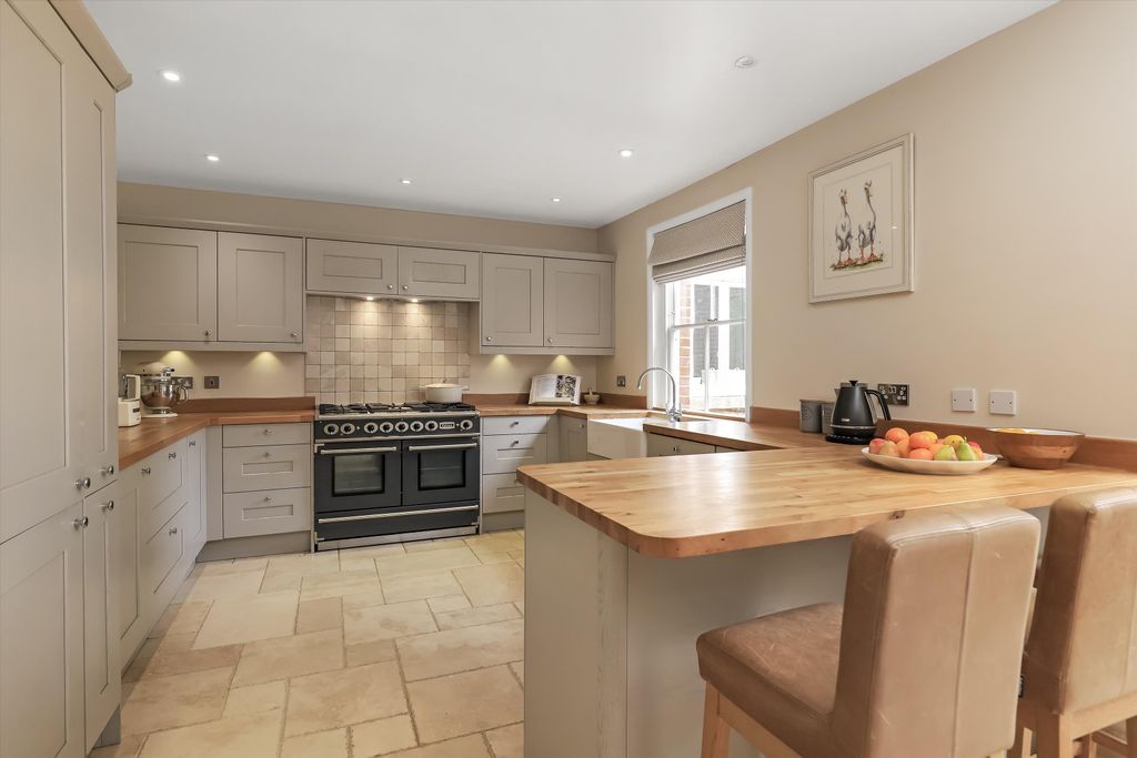 Property photo 2 of 25 Image