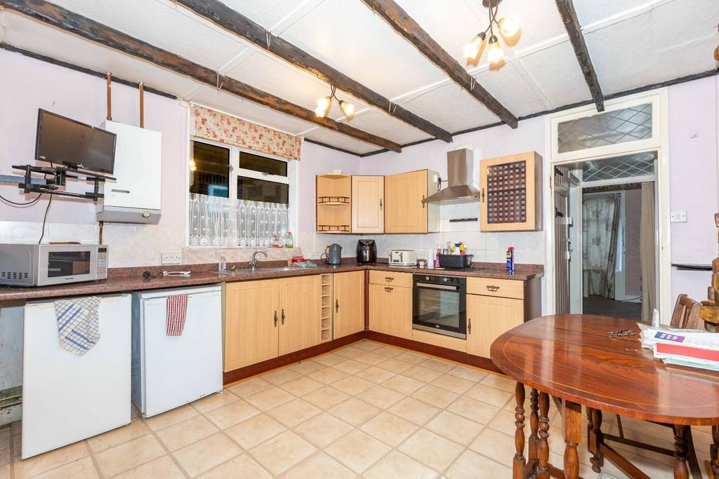 Property photo 2 of 14 Sompting -07.Jpg