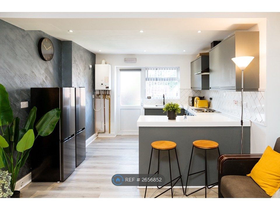 Property photo 3 of 35