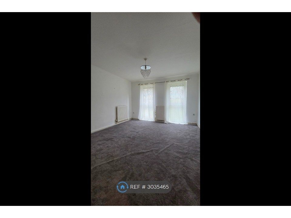 Property photo 3 of 6 Living Room