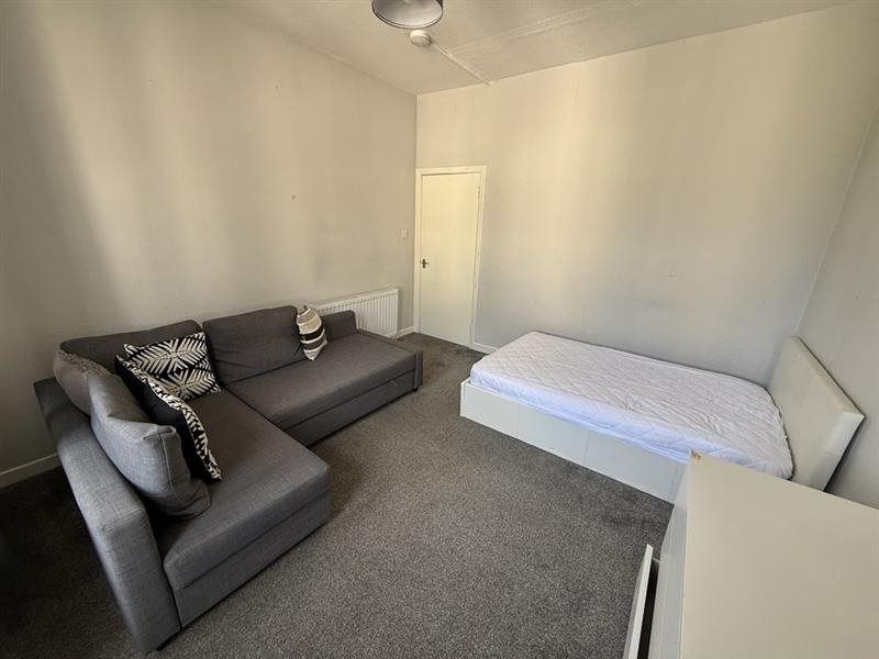 Property photo 3 of 6 377Cffc7-73Aa-4395-96F4-F6c3E249c653