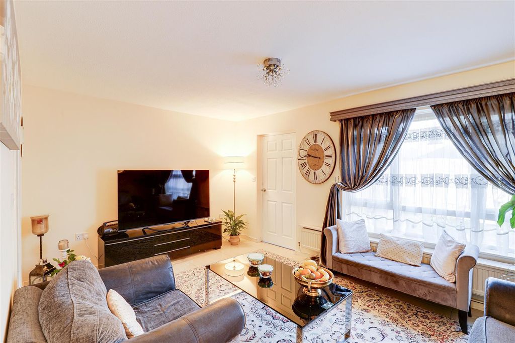 Property photo 3 of 17 6118.Jpg