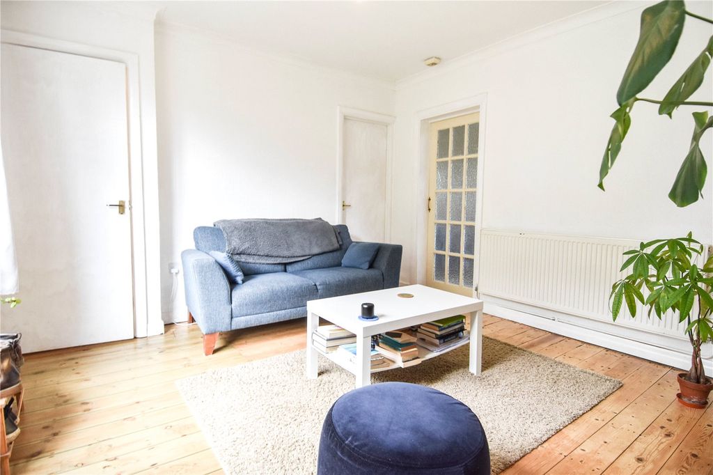 Property photo 3 of 11 Picture No. 17