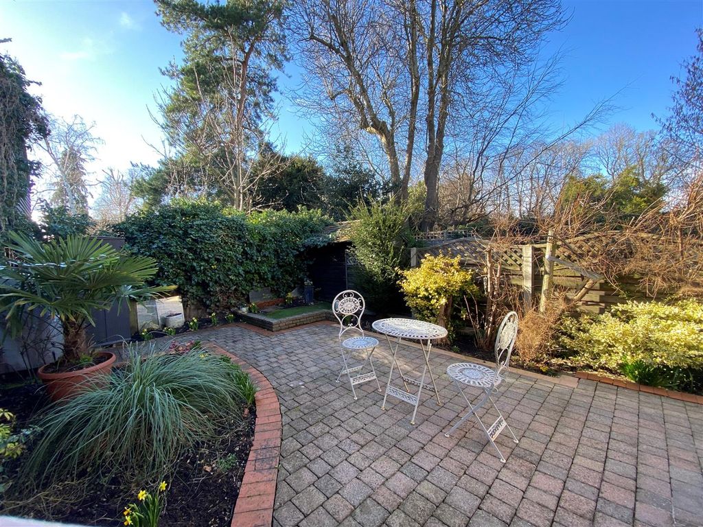 Property photo 2 of 14 Garden3.Jpg