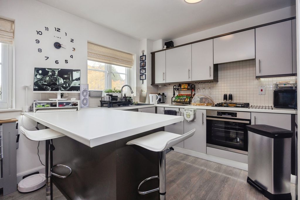 Property photo 2 of 12 Photo