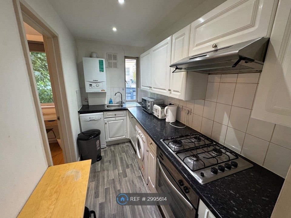 Property photo 2 of 7 Kitchen