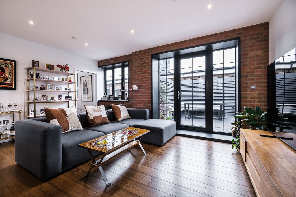 Property photo 2 of 29 28-Chevron-Apartments-7.Jpg