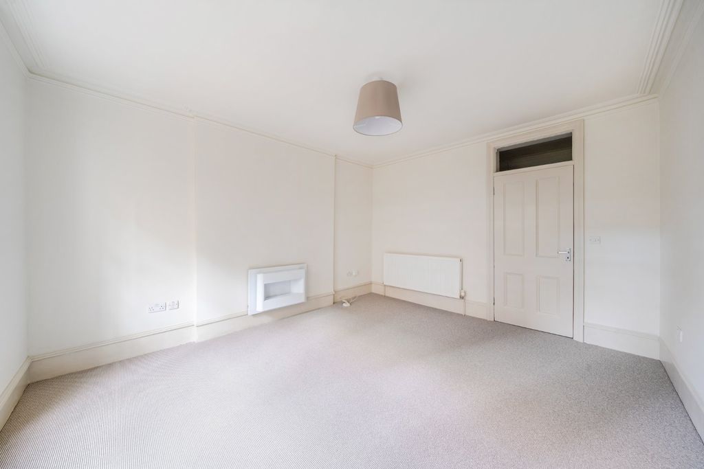 Property photo 3 of 9 Picture No. 32