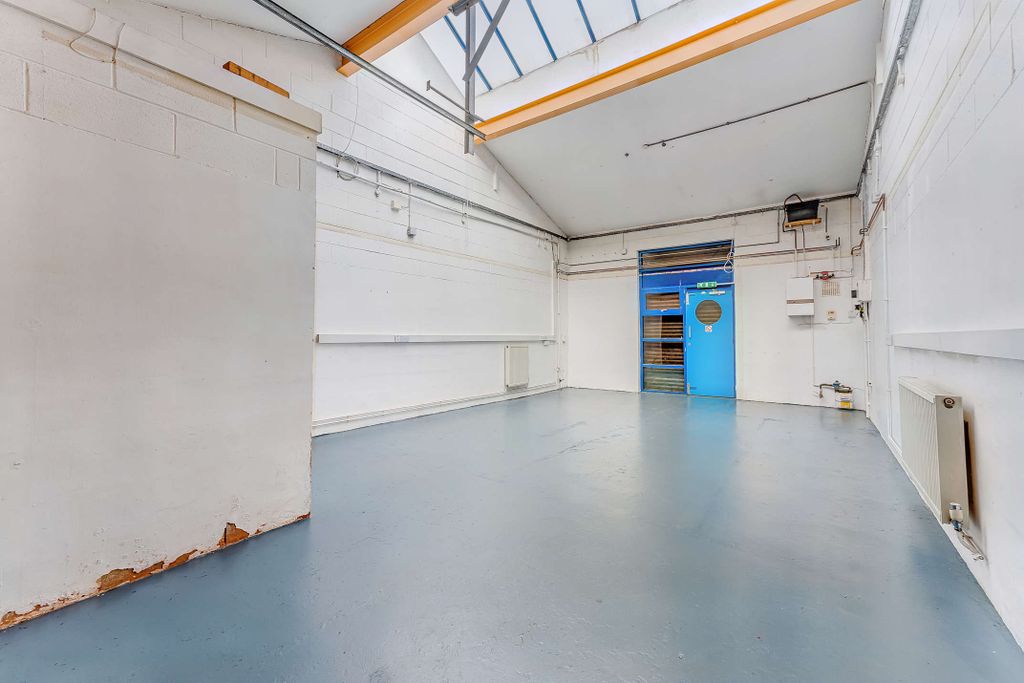Property photo 3 of 7 8536311-Stills-Interior01(1)-800
