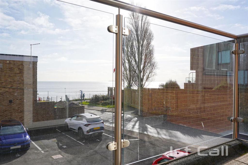 Property photo 3 of 13 Balcony