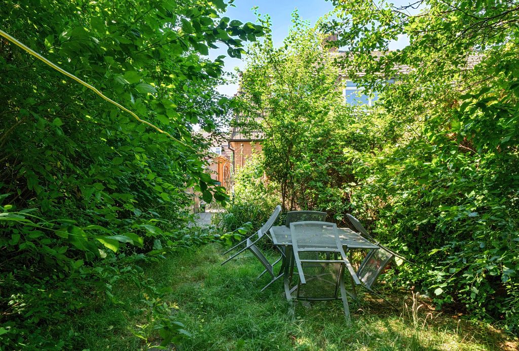 Property photo 2 of 17 1483260-28-6A54c9...