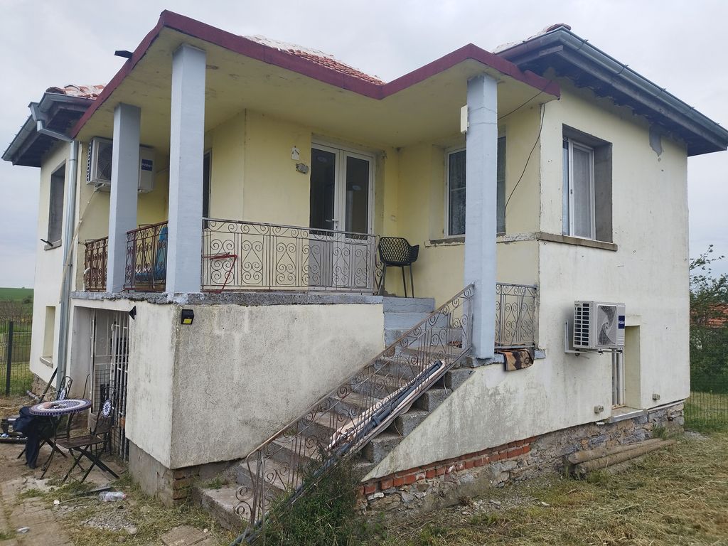 Property photo 1 of 6