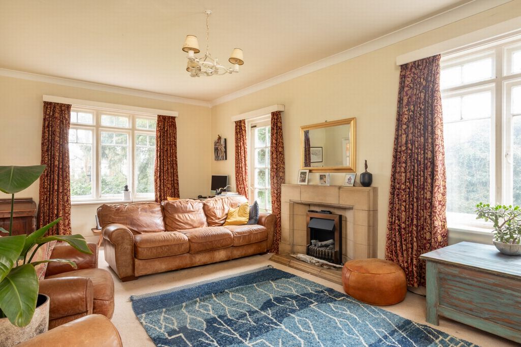 Property photo 3 of 19 Sitting Room