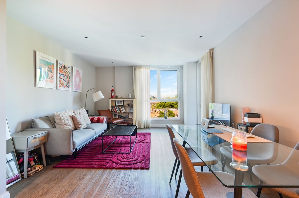 Property photo 1 of 12