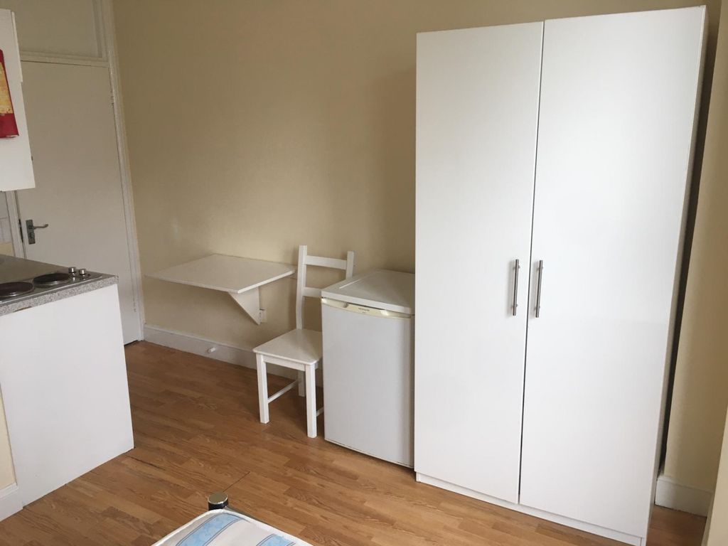 Property photo 1 of 7 3