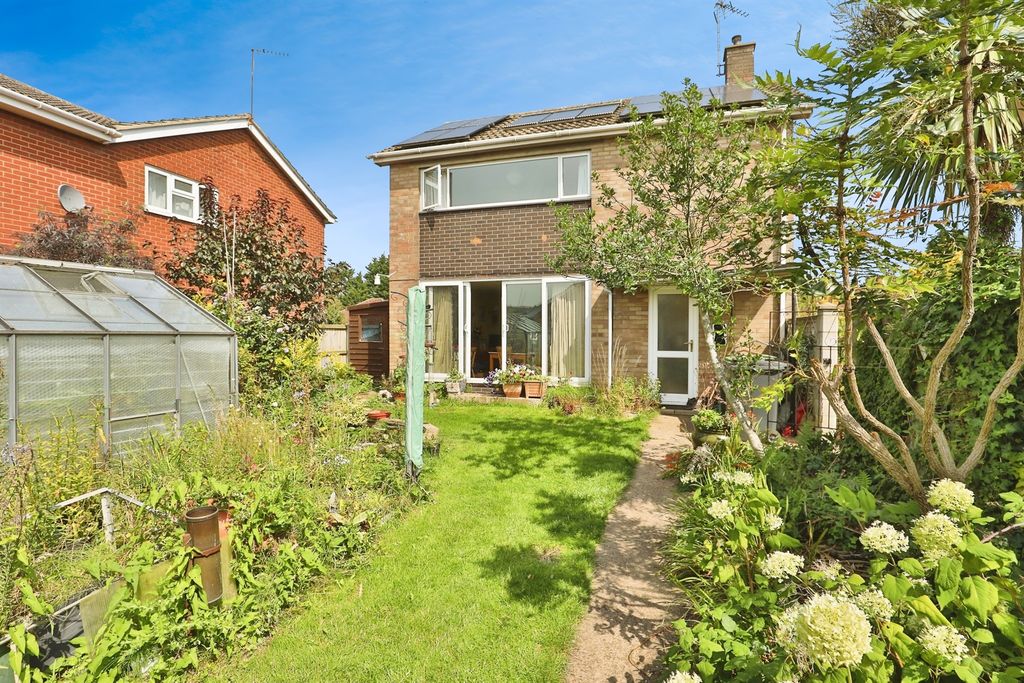 Property photo 3 of 17