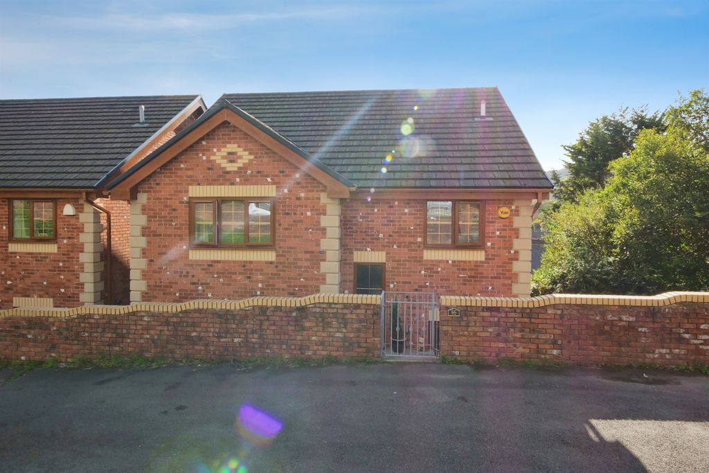 Property photo 1 of 27