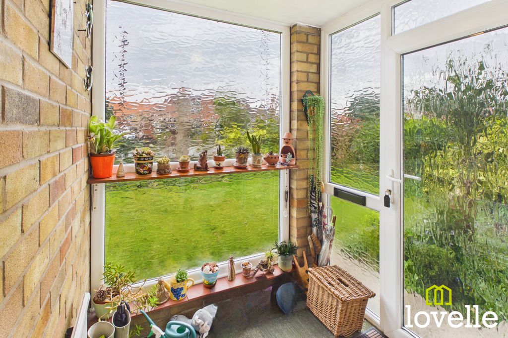 Property photo 2 of 37