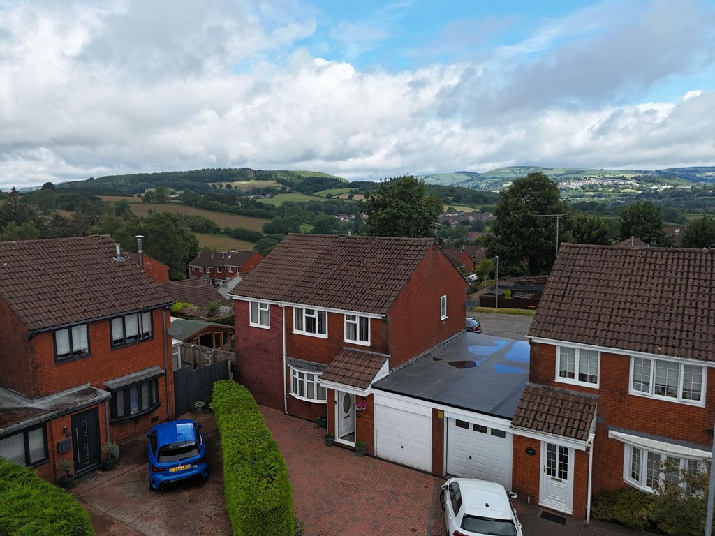 Property photo 1 of 27 57Dfaf44-15B4-4Fc9-99F5-d34E7c841A64
