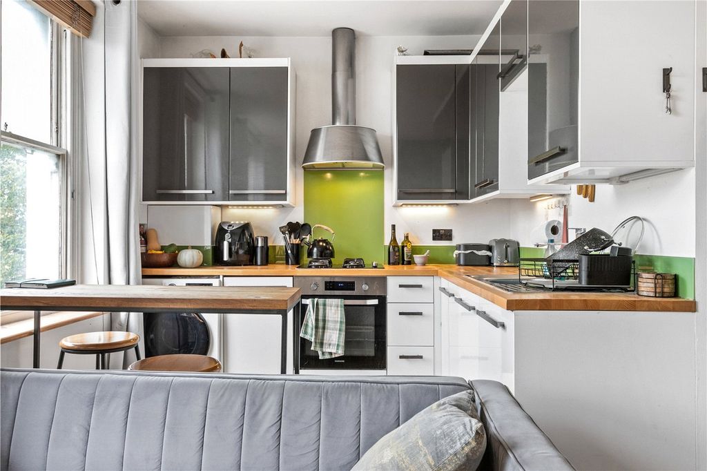 Property photo 2 of 12 Picture No. 04