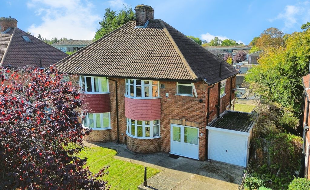 Property photo 2 of 20