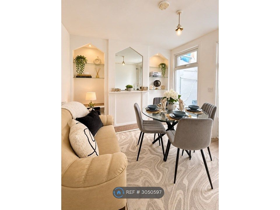 Property photo 1 of 3