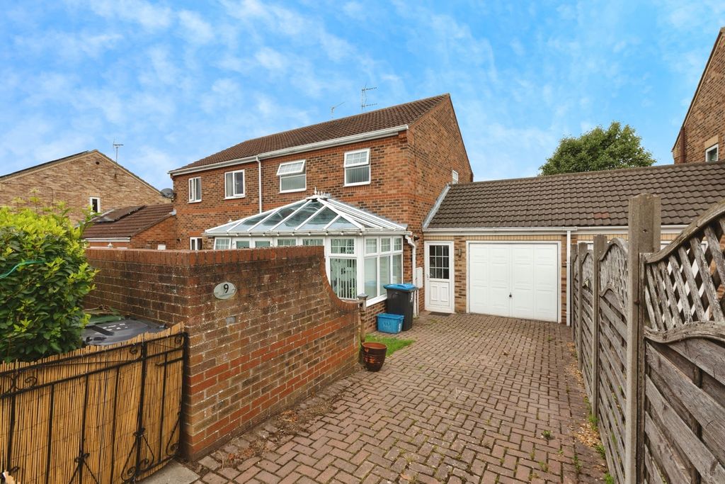 Property photo 3 of 17 Photo