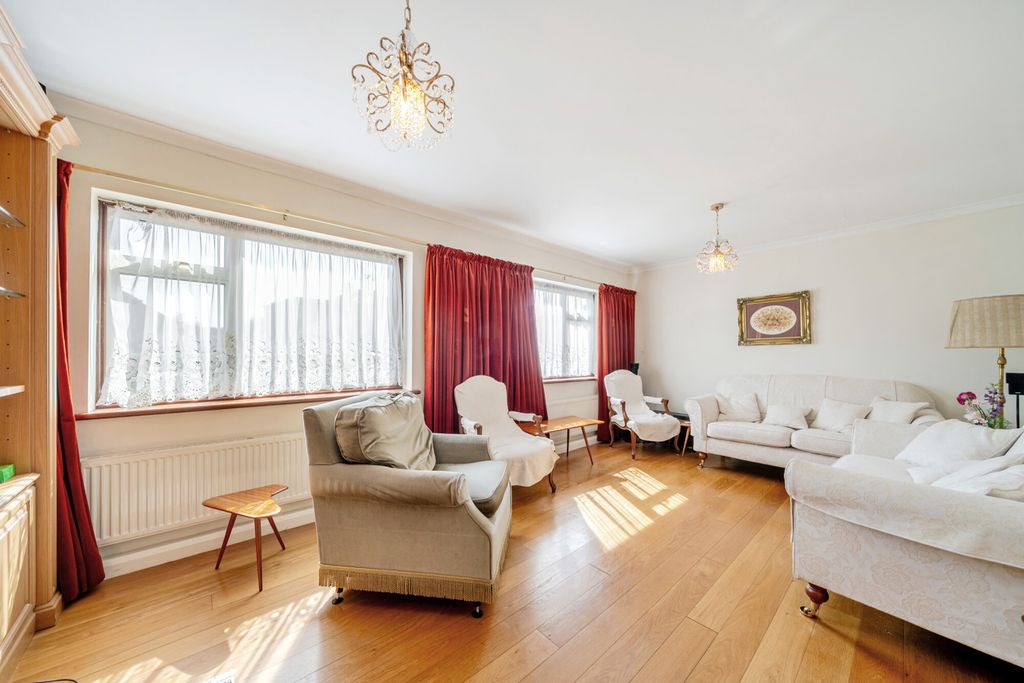 Property photo 2 of 25 1481049-29-6A3d53...
