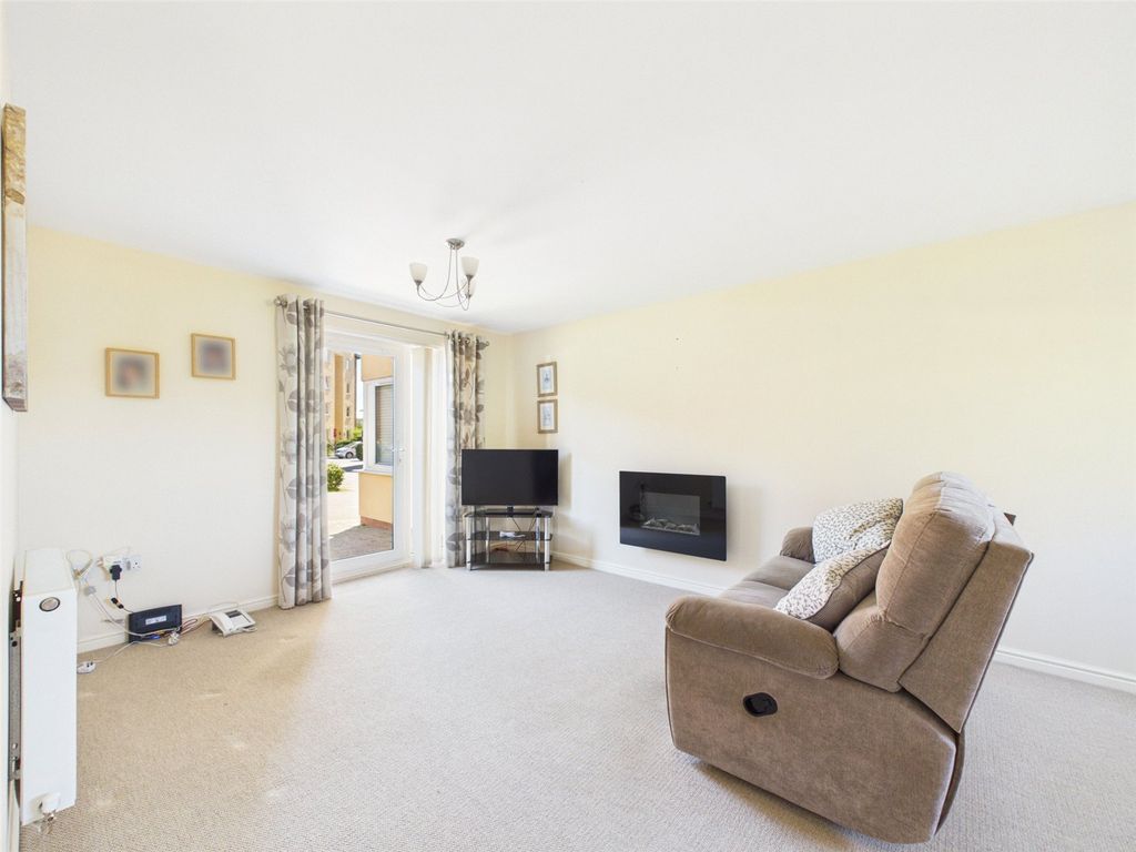 Property photo 2 of 11 Picture No. 12