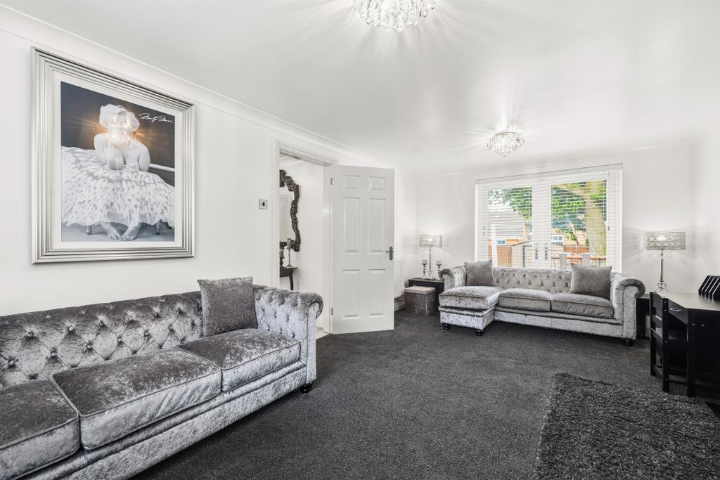 Property photo 2 of 35