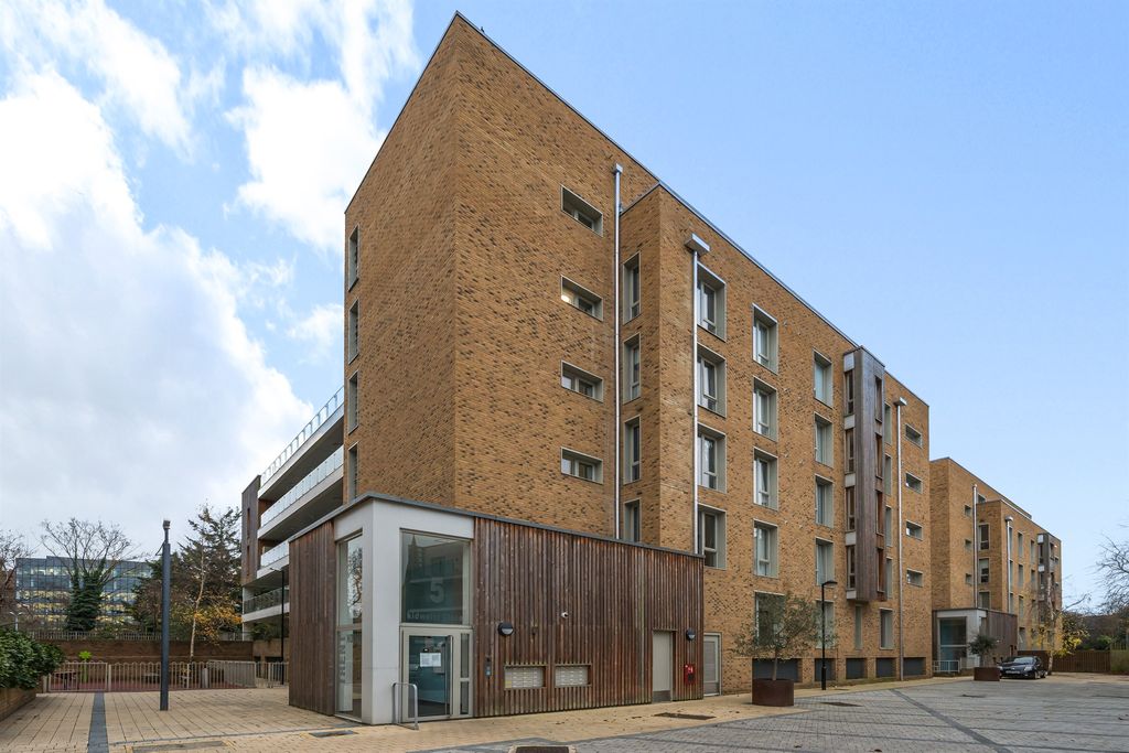 Property photo 1 of 11