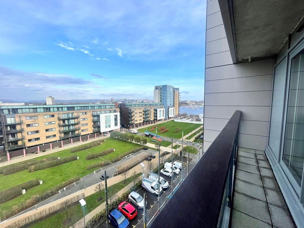 Property photo 3 of 12