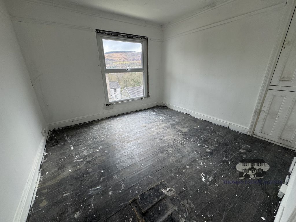 Additional image 12 of 5 bed property for saleYstrad Road, Pentre, Rhondda Cynon Taff CF41