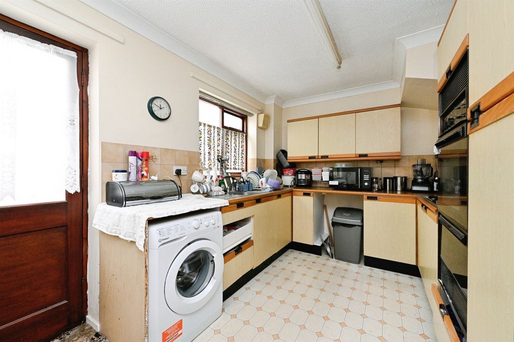 Property photo 2 of 15