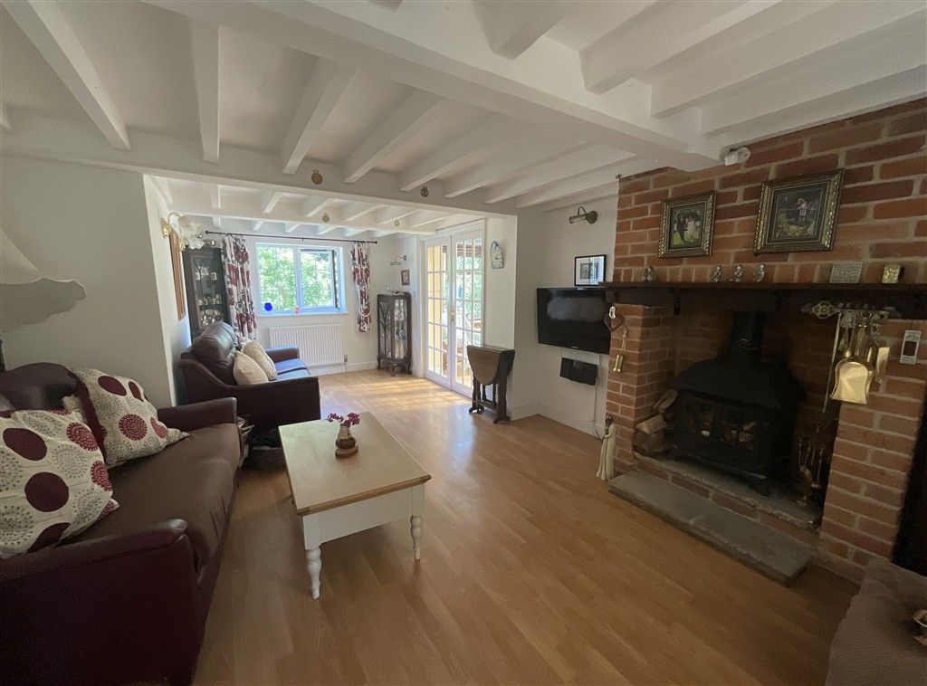 Property photo 3 of 19 Sitting Room*