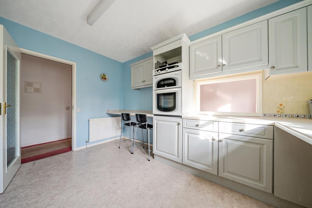 Property photo 3 of 20 Kitchen