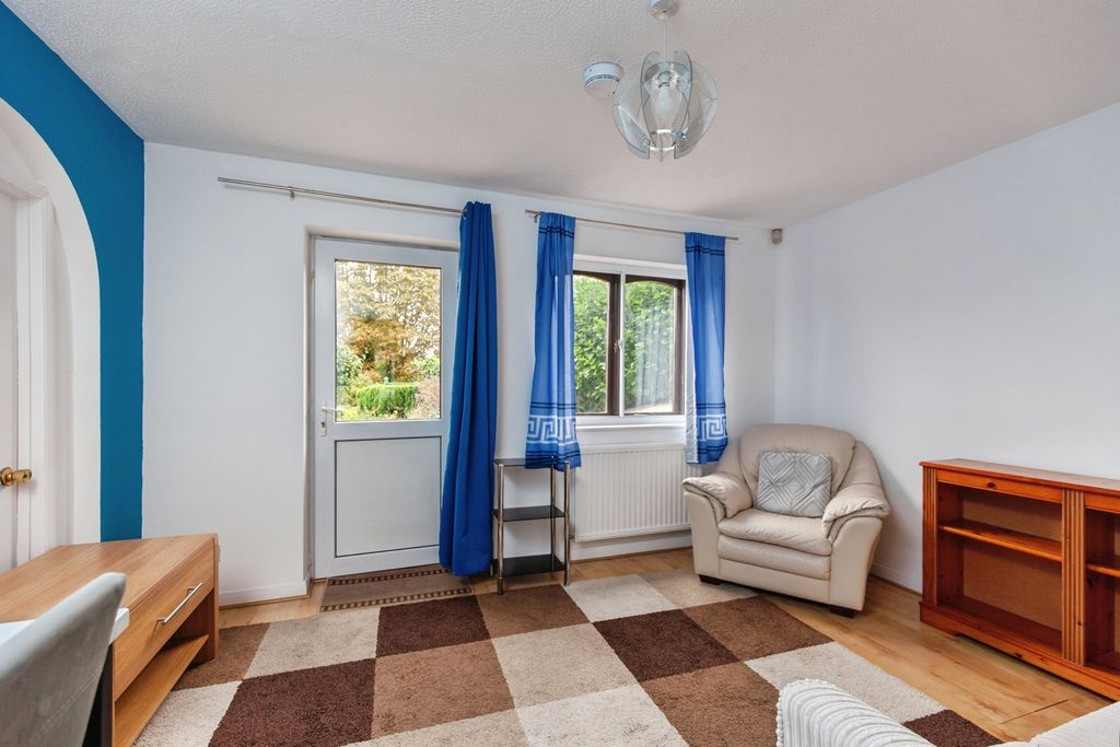 Property photo 3 of 11 Pbox-Img.Jpg