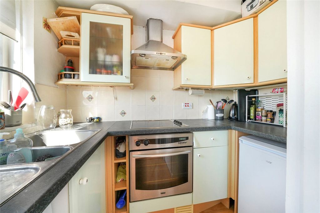 Property photo 2 of 14 Picture No. 16