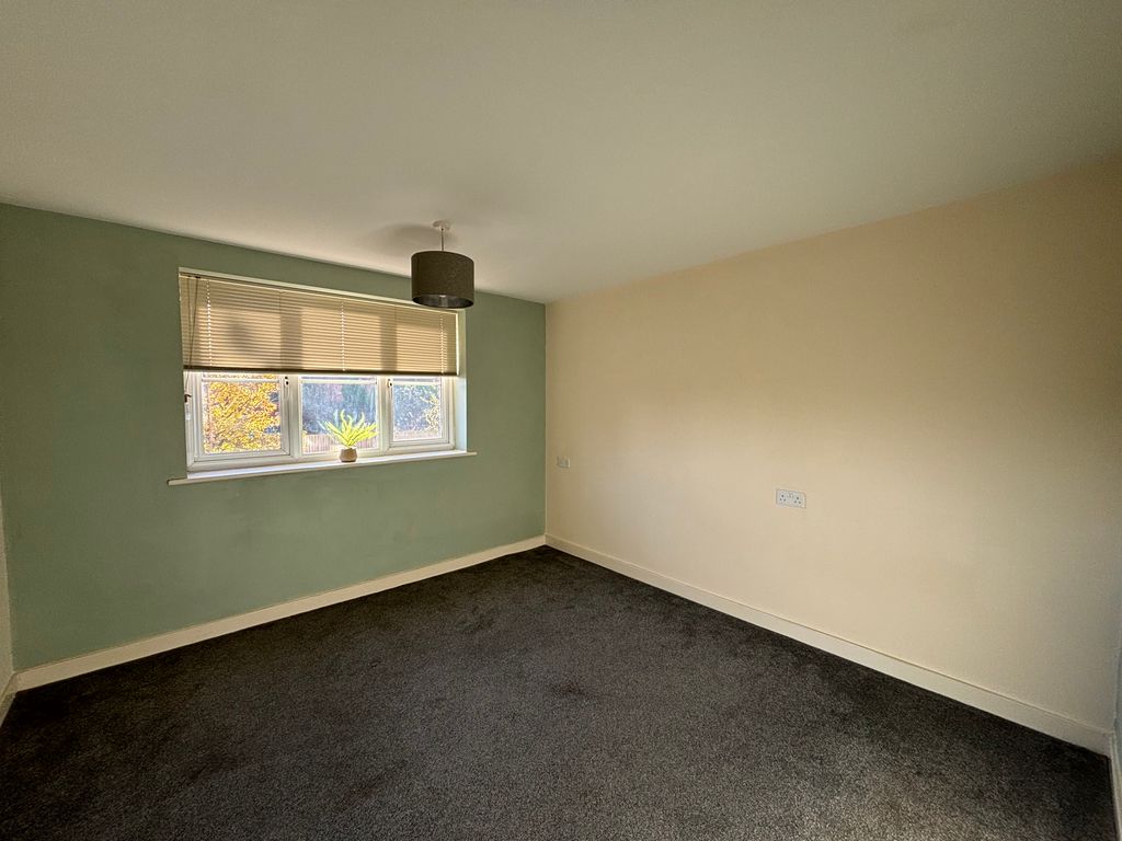 Property photo 3 of 5 Bedroom