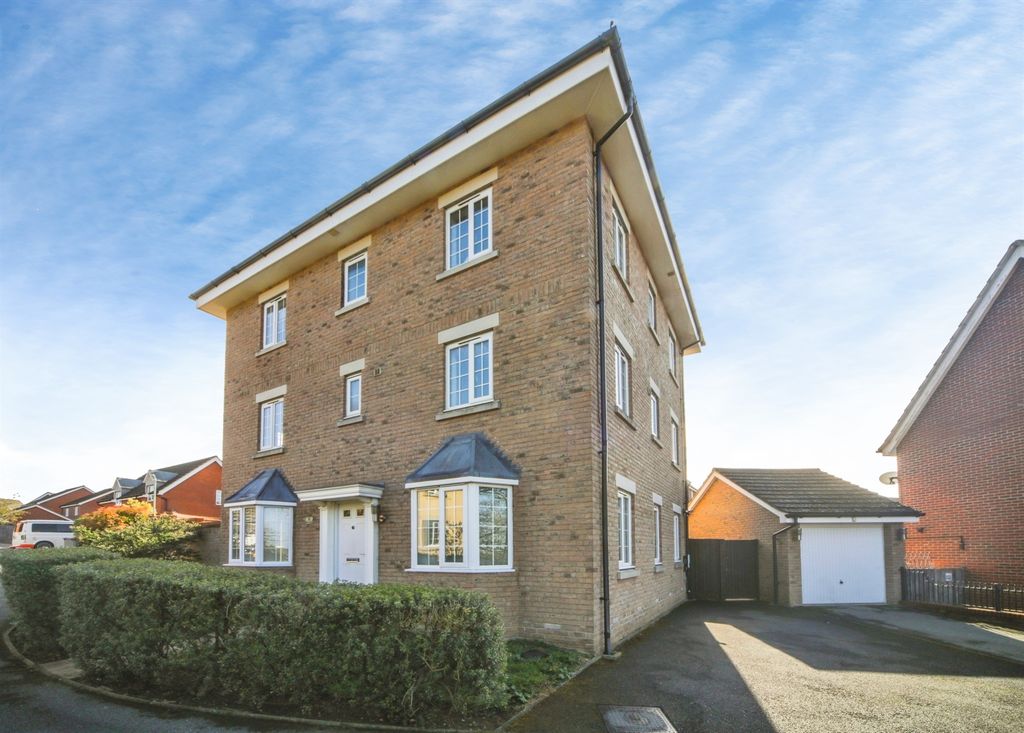 Property photo 3 of 26