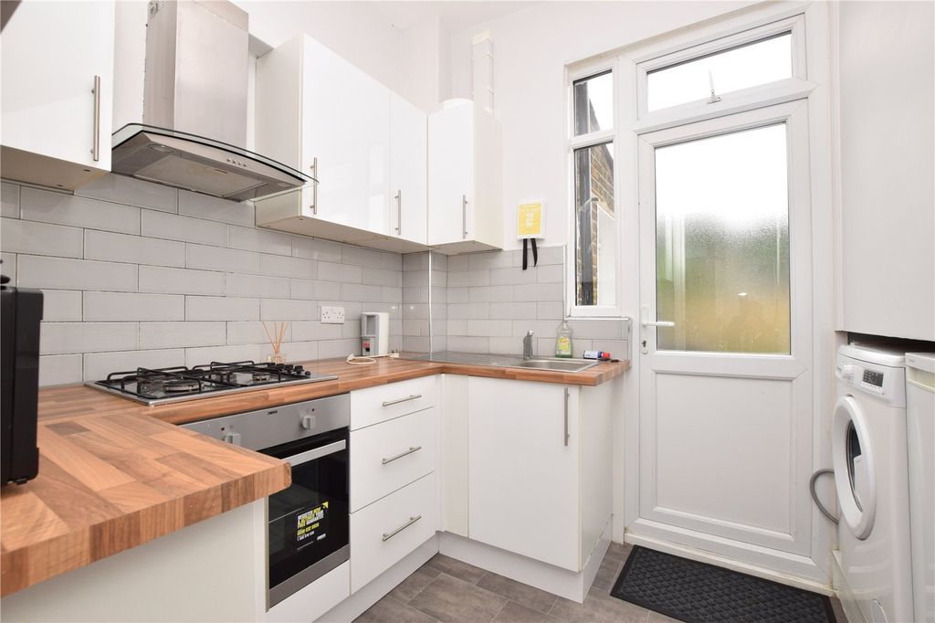 Property photo 3 of 10 Picture No. 04
