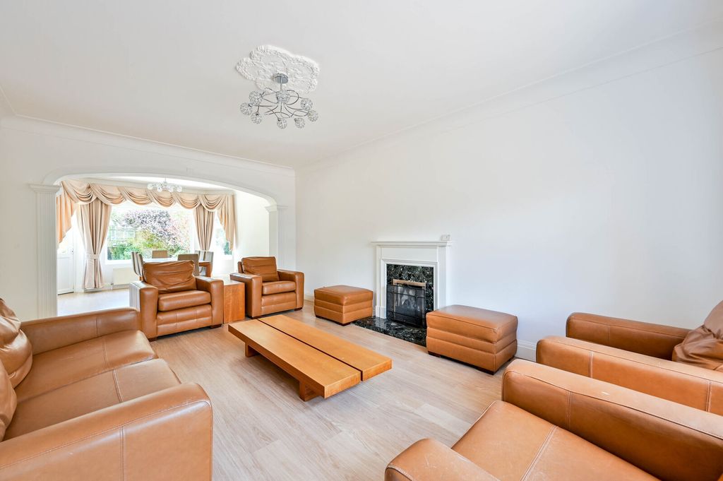 Property photo 1 of 24